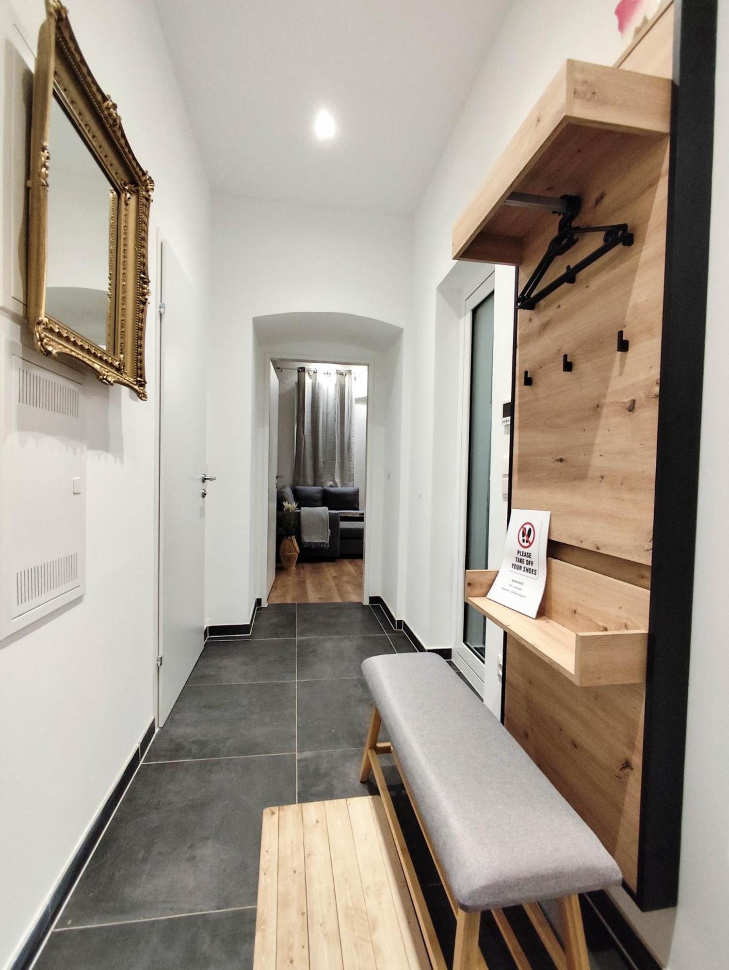 Cozy In Location With Free Parking * Wiedeń