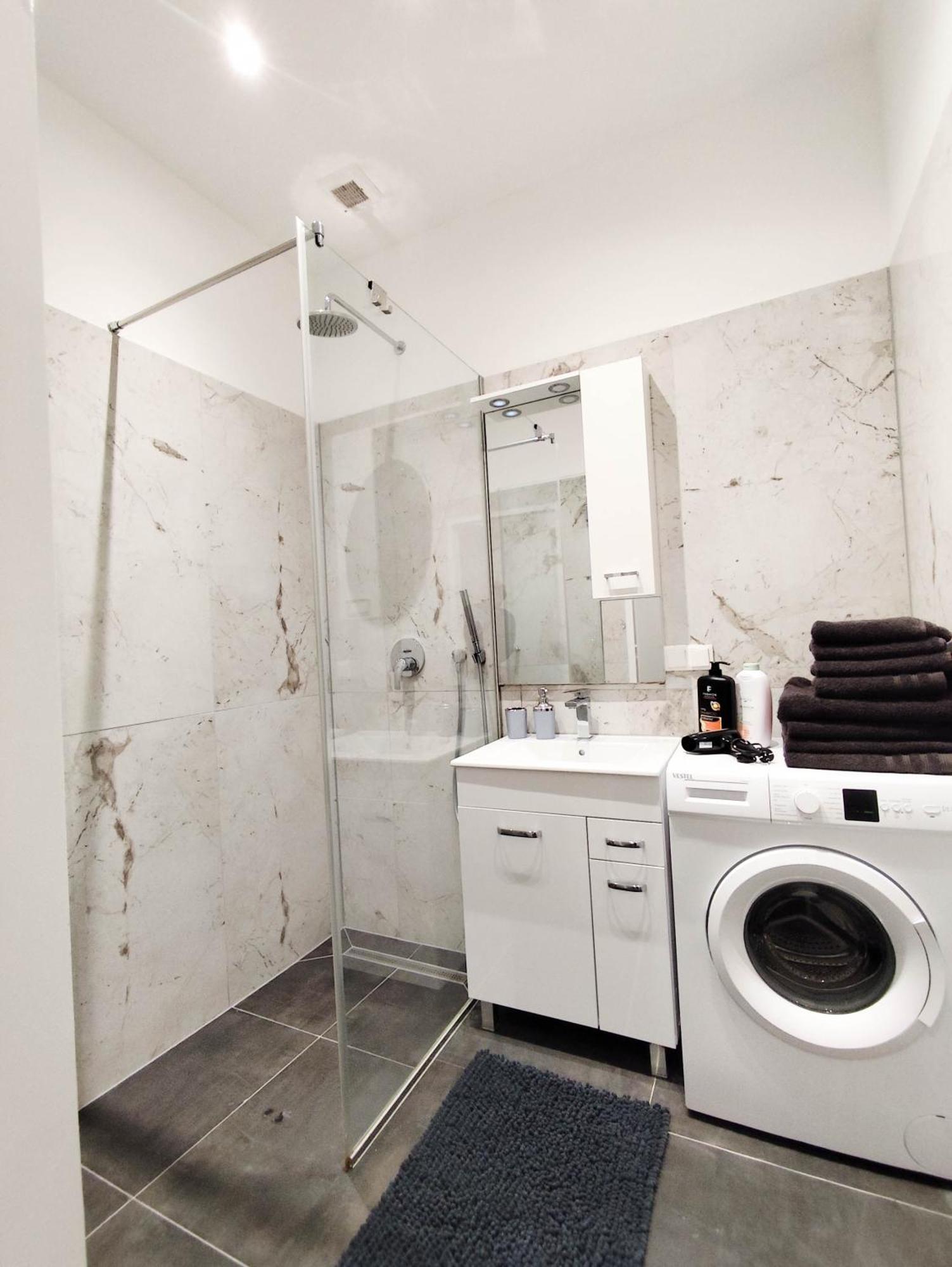 Cozy In Location With Free Parking Apartament