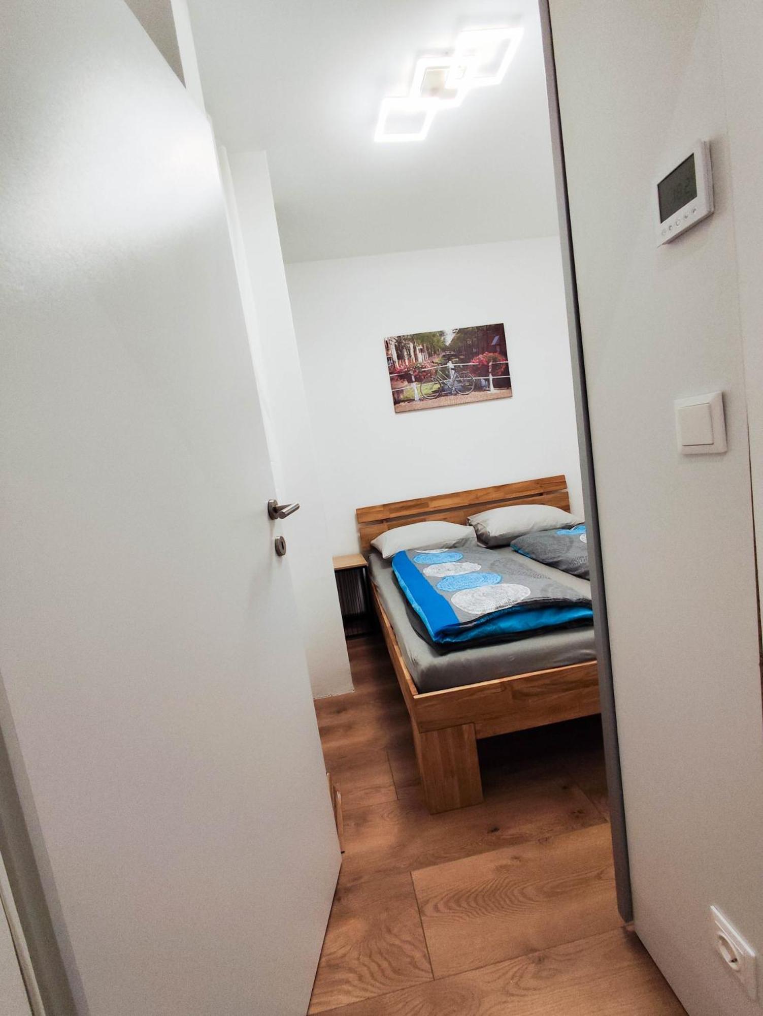 Cozy In Location With Free Parking Apartament *
