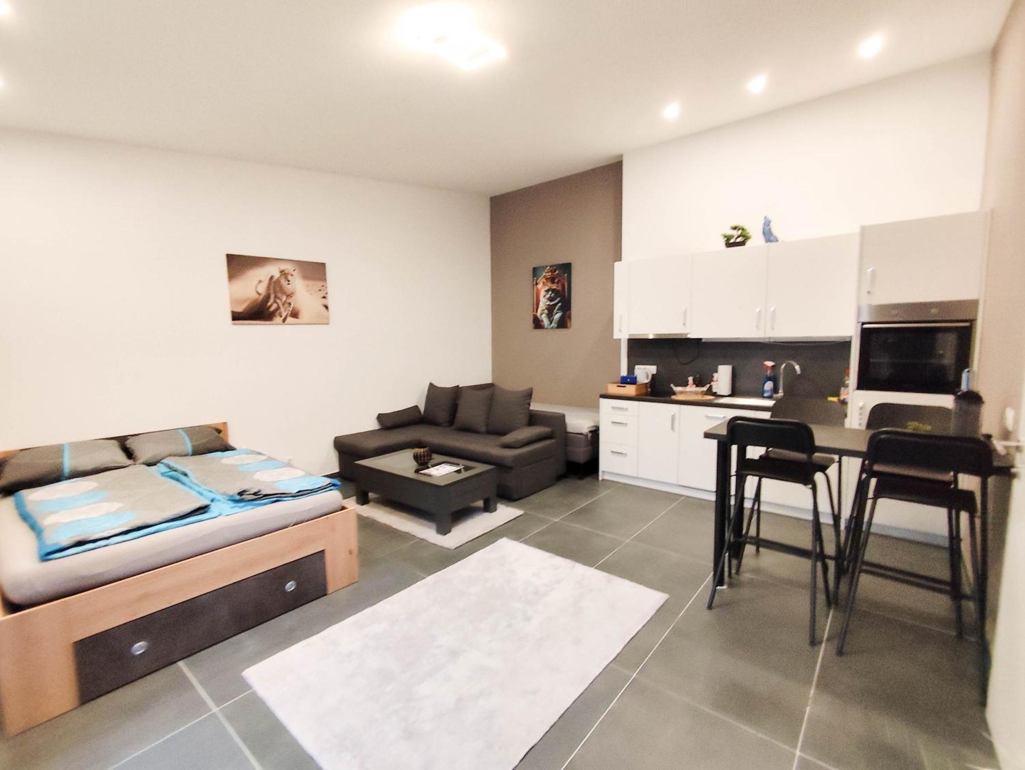 Cozy In Location With Free Parking Apartament *