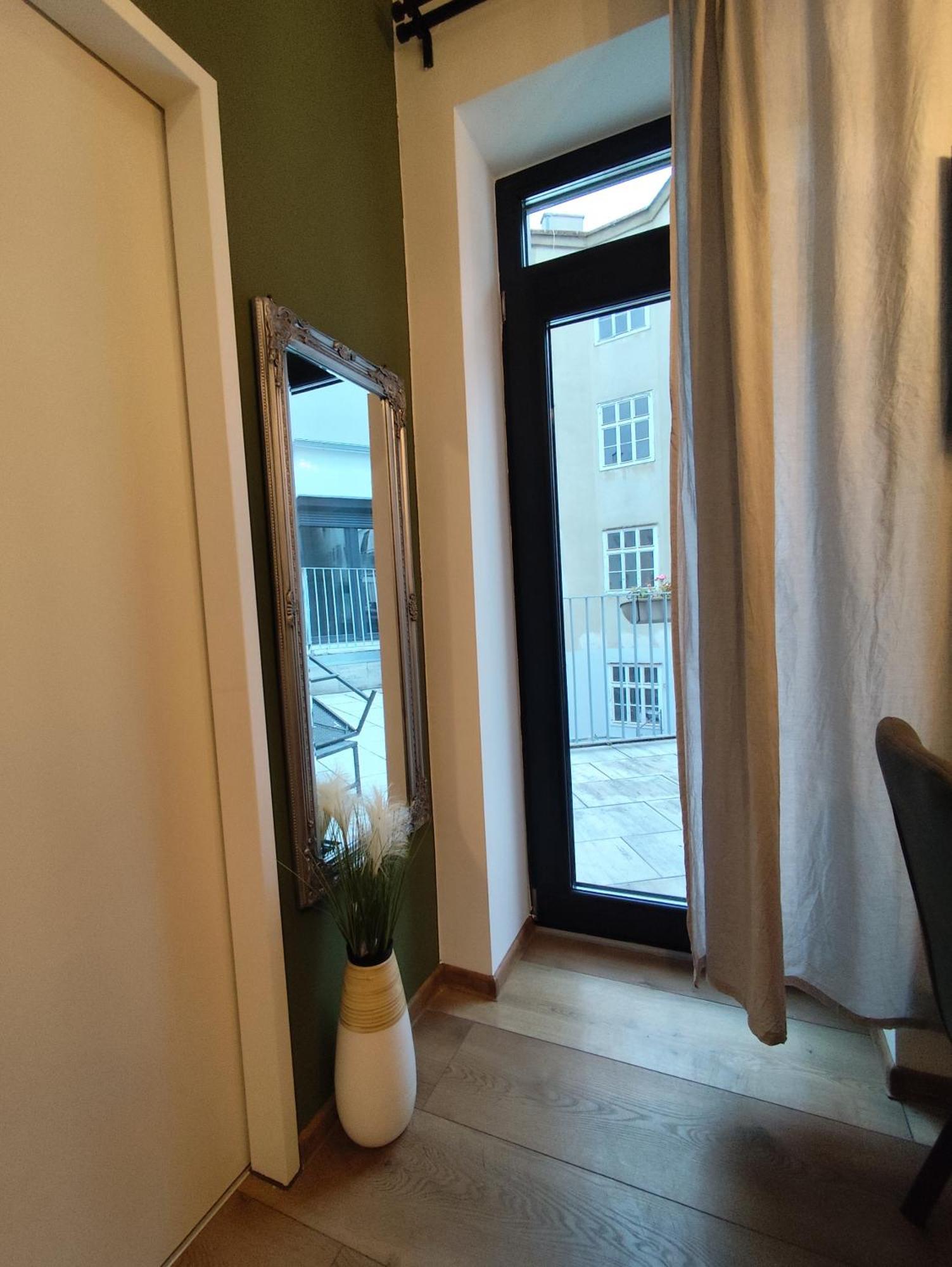 Cozy In Location With Free Parking Apartament