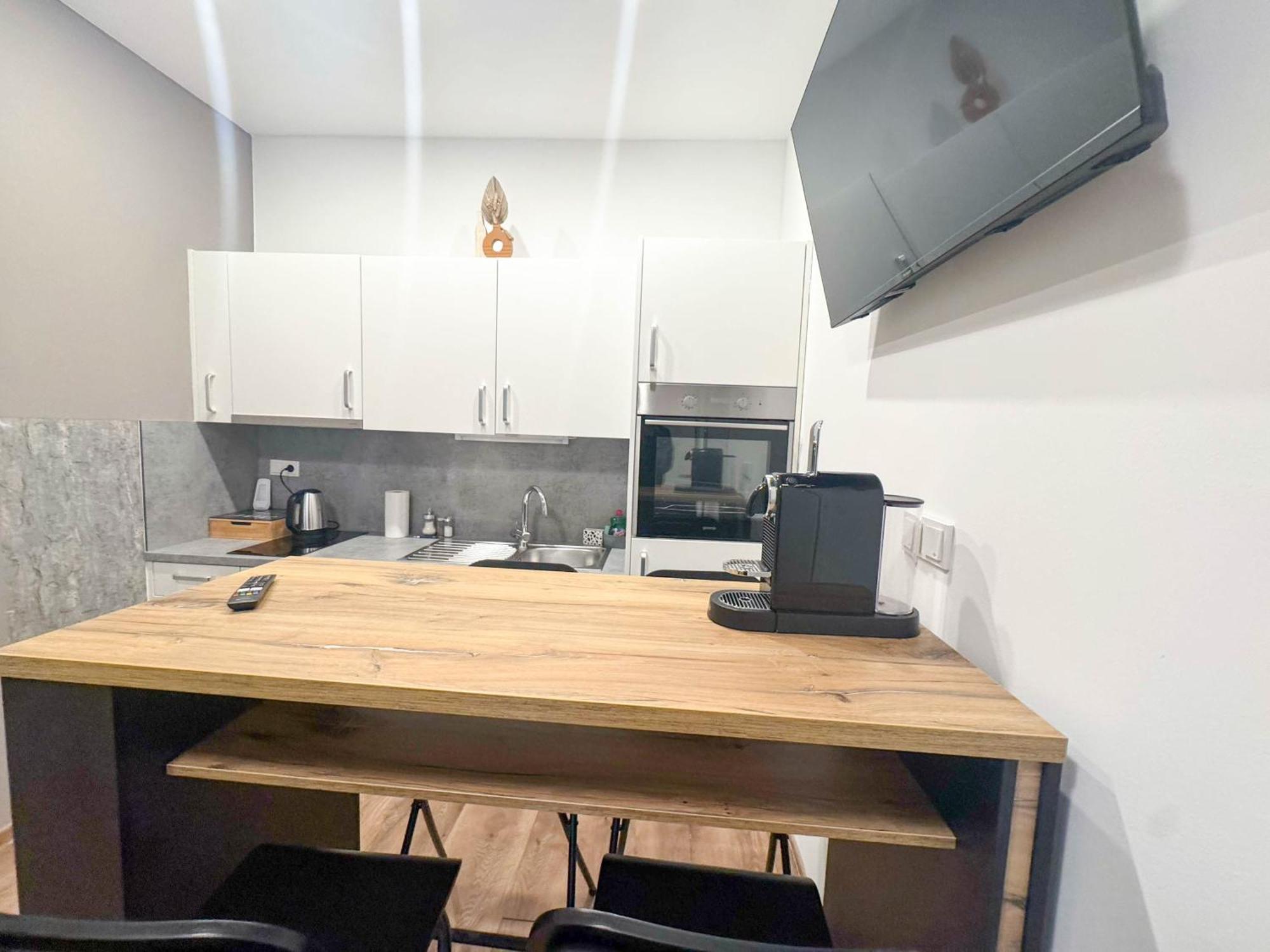 Cozy In Location With Free Parking Apartament