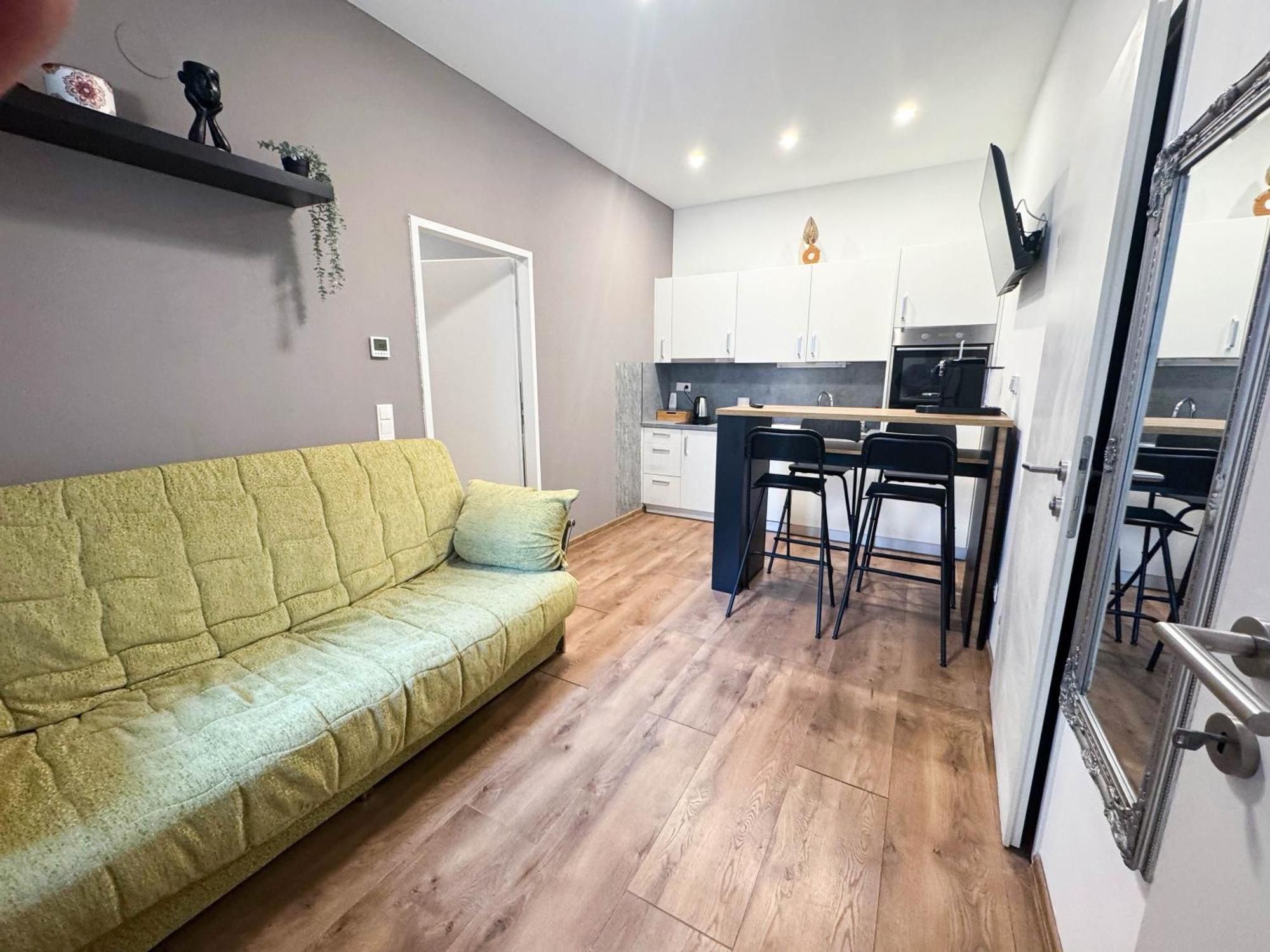 Cozy In Location With Free Parking Apartament Wiedeń